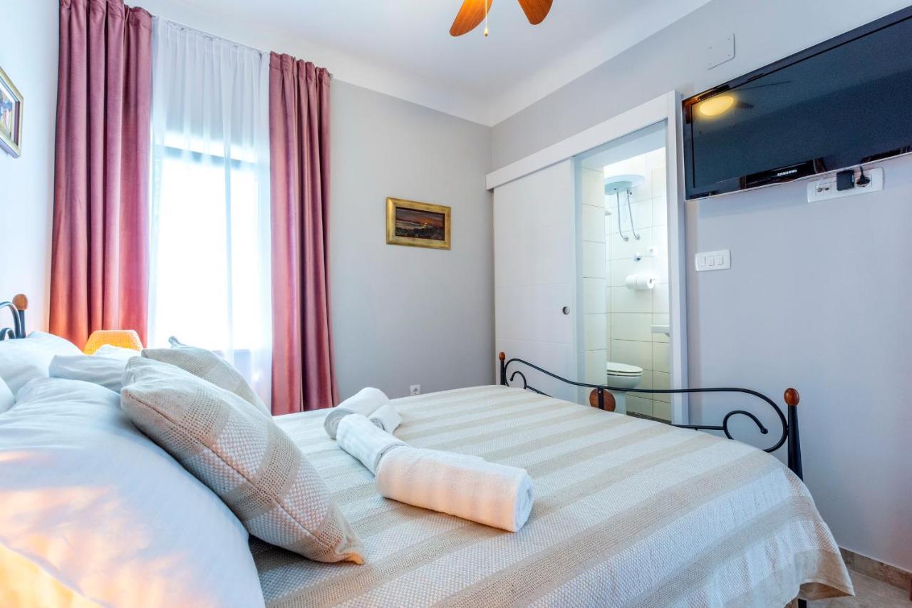 The Three Flowers Pool House Trogir Luaran gambar